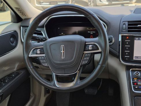 Used 2020 Lincoln Continental w/ Premium Package FWD image 18