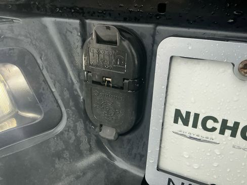 Used 2015 RAM 1500 Limited image 19