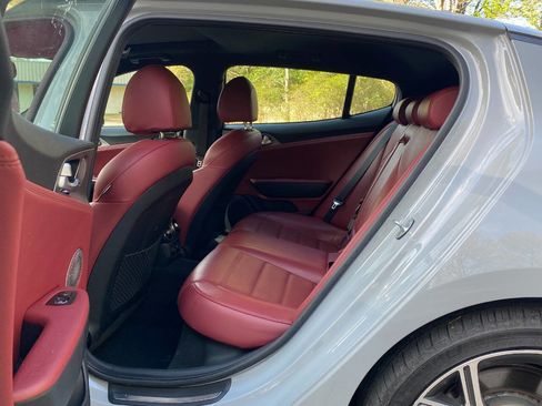 Used 2020 Kia Stinger GT2 image 44