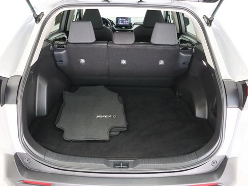 Used 2025 Toyota RAV4 XLE FWD image 32