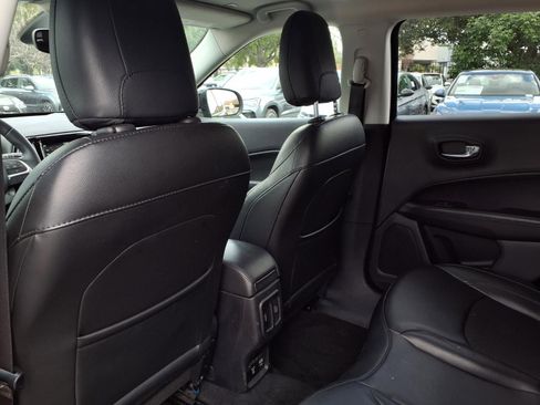 Used 2019 Jeep Compass Latitude AWD/4WD image 18