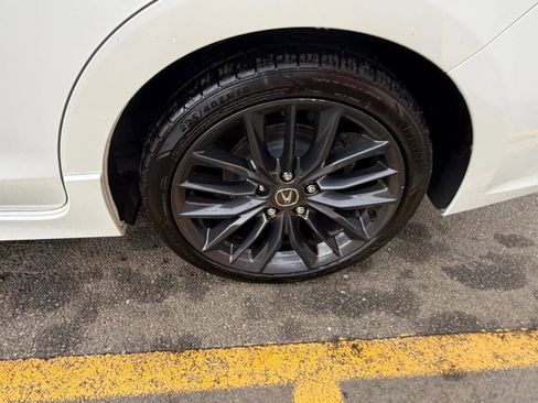 Used 2019 Acura ILX image 9