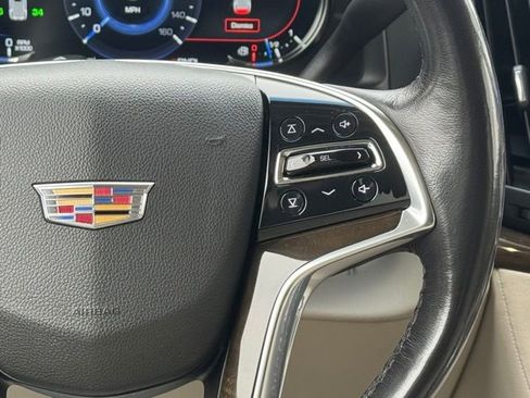Used 2019 Cadillac Escalade Luxury image 24
