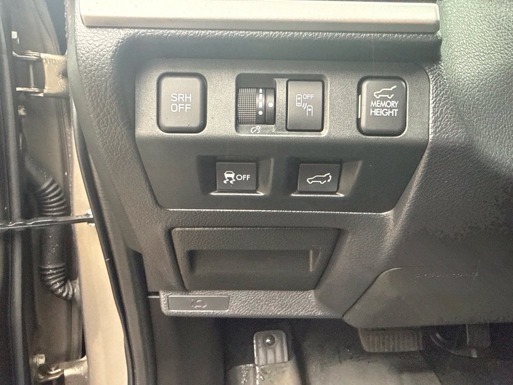 Used 2017 Subaru Forester 2.5i Touring AWD/4WD image 16