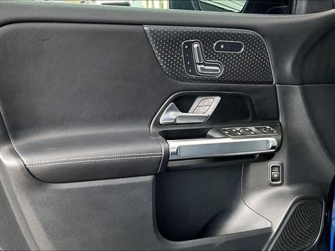 Used 2025 Mercedes-Benz GLB 250 image 22