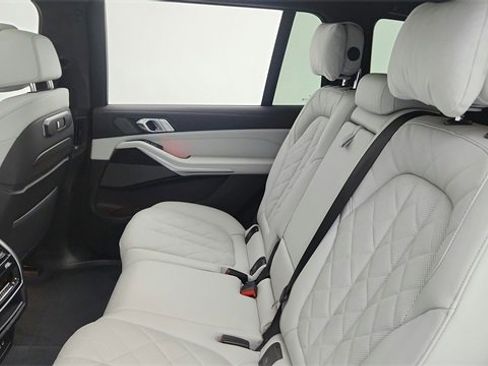 Used 2026 BMW X7 xDrive40i image 56