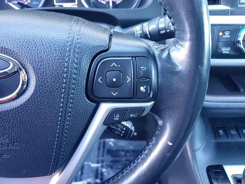Used 2019 Toyota Highlander Limited image 15
