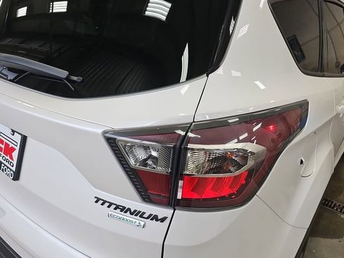 Used 2017 Ford Escape Titanium image 33