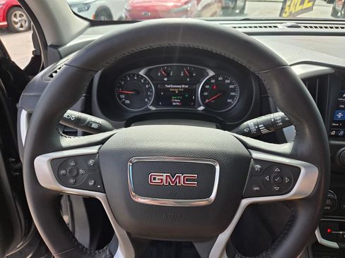 Used 2022 GMC Terrain SLT w/ LPO, Floor Liner Package AWD/4WD image 30