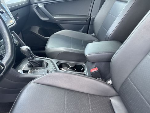 Used 2019 Volkswagen Tiguan SE w/ Panoramic Sunroof Package AWD/4WD image 22
