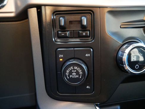 Certified 2021 Ford F150 XLT w/ Equipment Group 302A High image 26