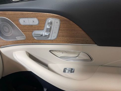 Used 2024 Mercedes-Benz GLS 450 4MATIC image 28