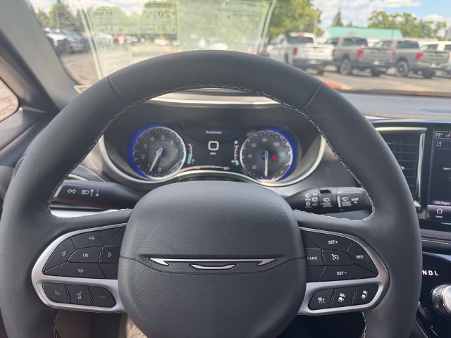 New 2027 Chrysler Pacifica Select AWD/4WD image 23