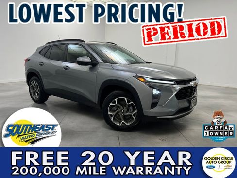 Used 2025 Chevrolet Trax LT w/ LT Convenience Package FWD image 1