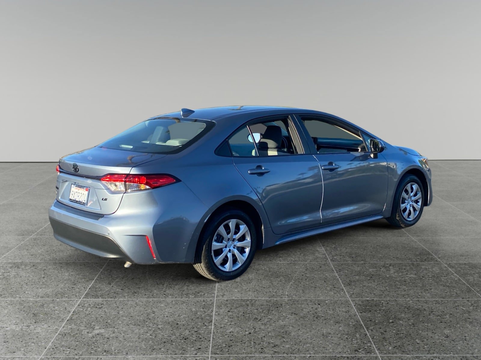 Used 2026 Toyota Corolla LE FWD image 5