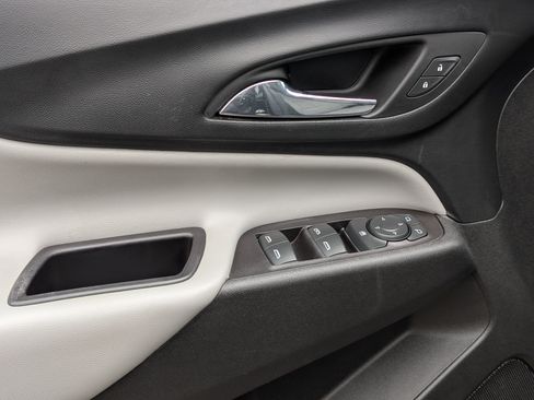 Used 2020 Chevrolet Equinox LS w/ LS Convenience Package image 15