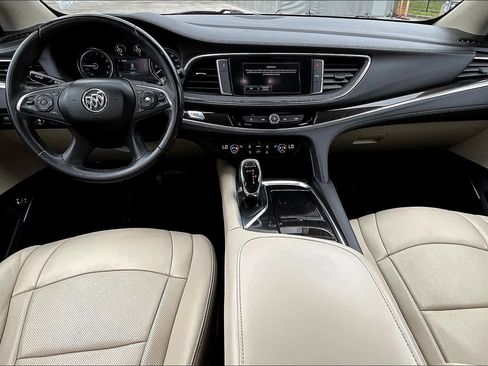 Used 2019 Buick Enclave Essence image 16
