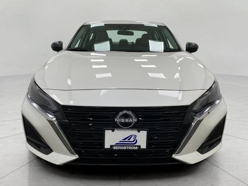 Certified 2025 Nissan Altima 2.5 SV FWD image 9