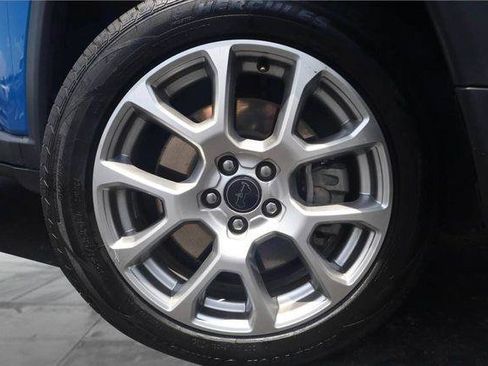 Used 2025 Jeep Compass Limited AWD/4WD image 3