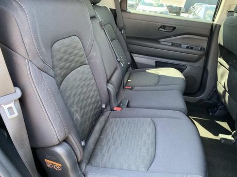 Used 2024 Nissan Pathfinder SV AWD/4WD image 24
