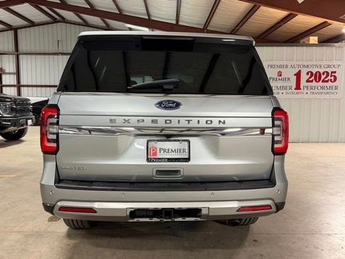 Used 2023 Ford Expedition Limited image 7