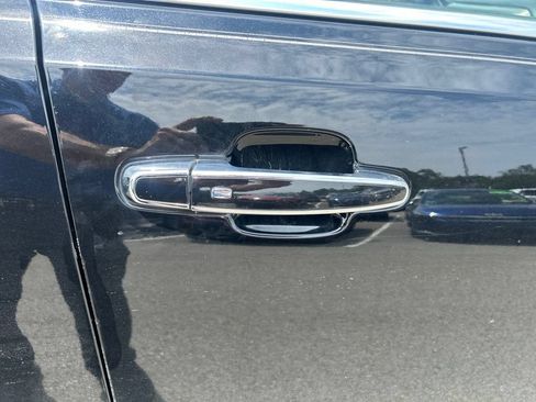 Used 2019 GMC Acadia Denali w/ Technology Package AWD/4WD image 7