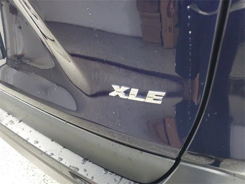 Used 2022 Toyota RAV4 XLE image 5