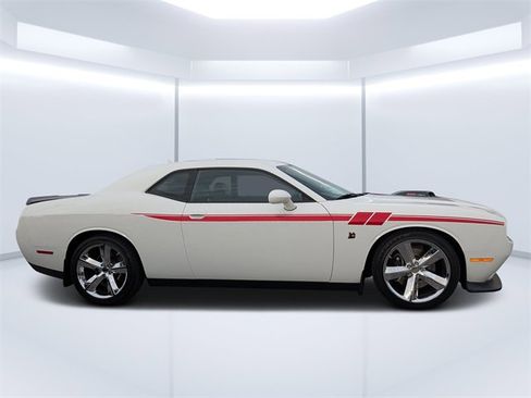 Used 2020 Dodge Challenger R/T Scat Pack w/ Shaker Package image 2