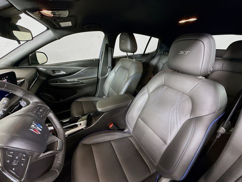 Used 2025 Buick Envista Sport Touring w/ Convenience I Package image 11