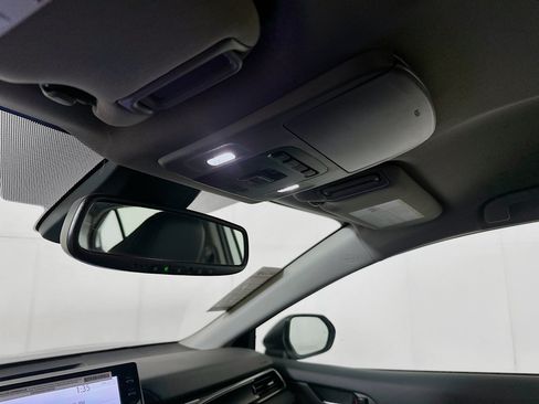 Used 2024 Toyota Camry XLE FWD image 18