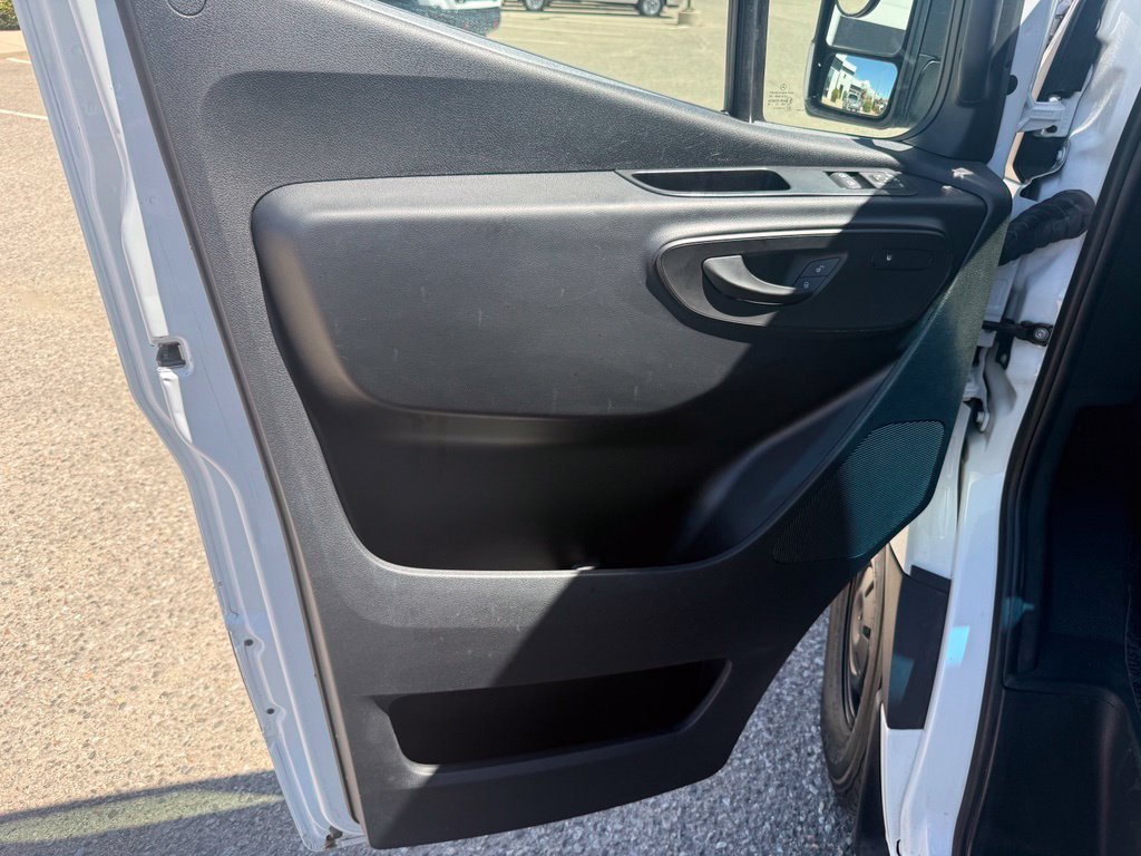 Used 2024 Mercedes-Benz Sprinter 2500 image 4