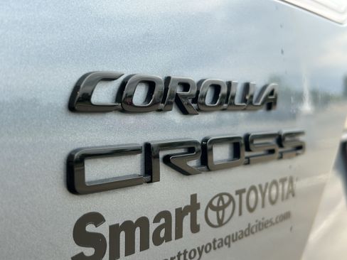 Used 2023 Toyota Corolla Cross LE w/ Moonroof Package AWD/4WD image 8