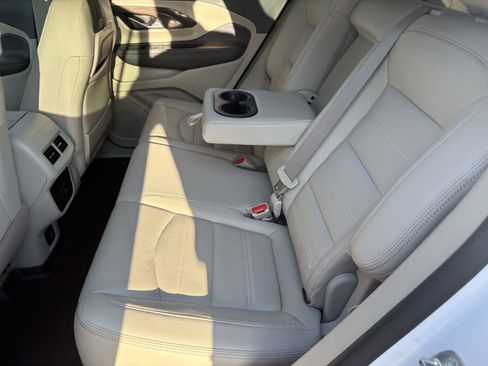 Used 2024 GMC Terrain Denali AWD/4WD image 3