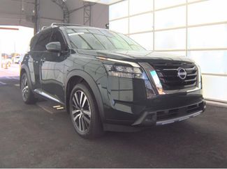 Used 2025 Nissan Pathfinder Platinum FWD video 1