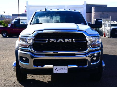 Used 2024 RAM 4500 Tradesman w/ Chrome Appearance Group RWD image 3
