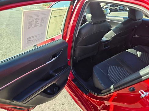 Used 2024 Toyota Camry SE image 15