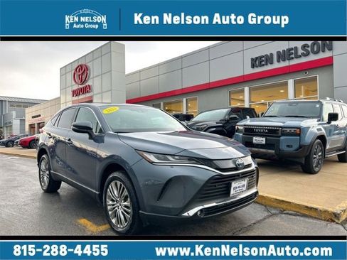Used 2023 Toyota Venza Limited image 1