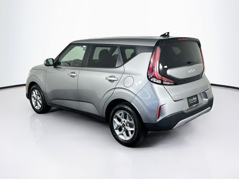 Used 2025 Kia Soul LX w/ LX Technology Package FWD image 5