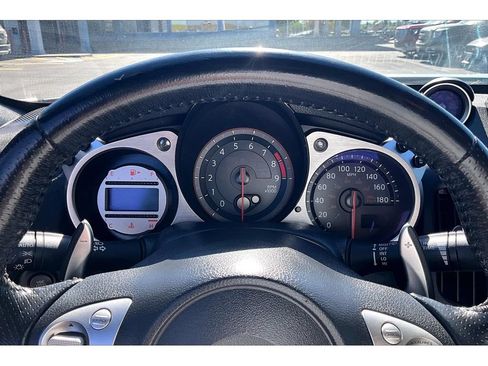 Used 2009 Nissan 370Z Touring w/ Sport Pkg RWD image 11
