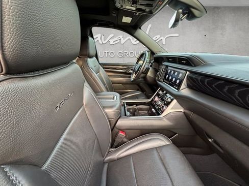 Used 2021 GMC Yukon XL Denali w/ Denali Premium Package RWD image 30