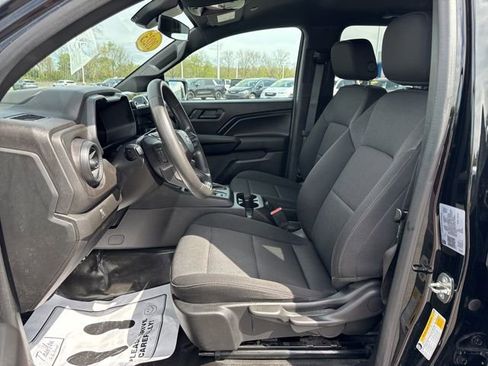 Used 2023 Chevrolet Colorado W/T RWD image 16