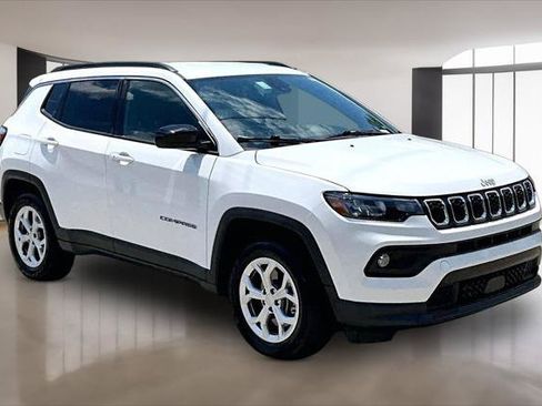 Certified 2024 Jeep Compass Latitude AWD/4WD image 1