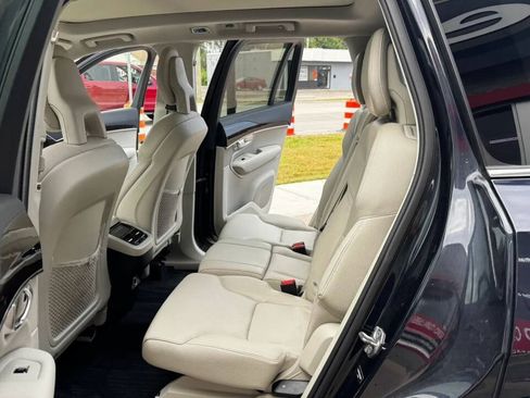 Used 2016 Volvo XC90 T6 Momentum w/ Momentum Plus Package AWD/4WD image 18