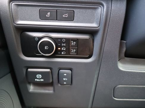 Used 2024 Ford Expedition Max Limited AWD/4WD image 32