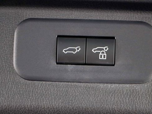 Used 2025 Toyota Grand Highlander AWD Hybrid image 32