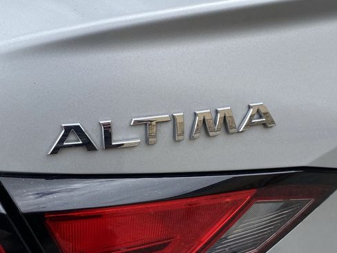 Certified 2021 Nissan Altima 2.5 SV w/ SV Premium Package FWD image 5