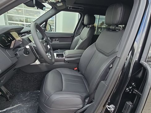 New 2026 Land Rover Range Rover Long Wheelbase SE AWD/4WD image 9
