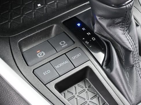 Used 2023 Toyota RAV4 XLE image 27