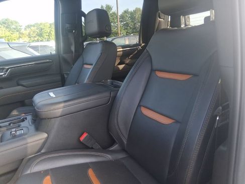 Used 2025 GMC Sierra 2500 AT4 AWD/4WD image 14