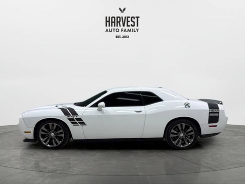 Used 2014 Dodge Challenger SRT8 Core RWD image 2